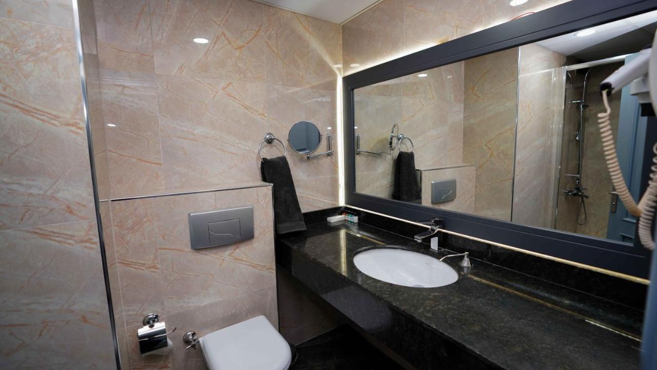 Aura Marina Hotel Istanbul Bagian luar foto
