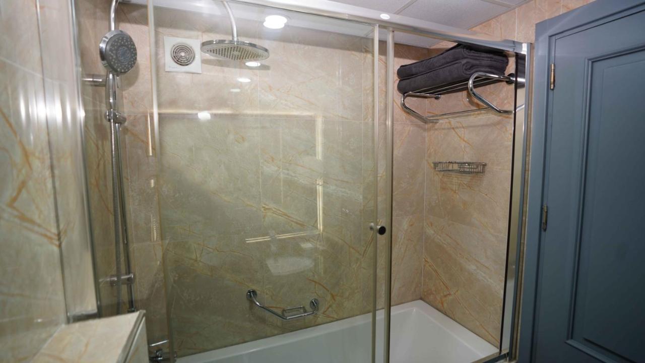 Aura Marina Hotel Istanbul Bagian luar foto
